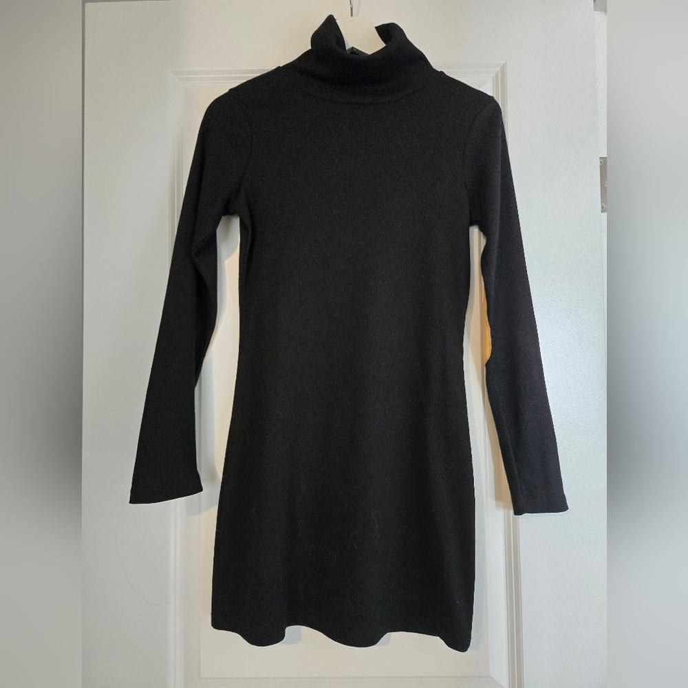 Dowisi Black Turtleneck Dress With Elbow Patches. Size Small